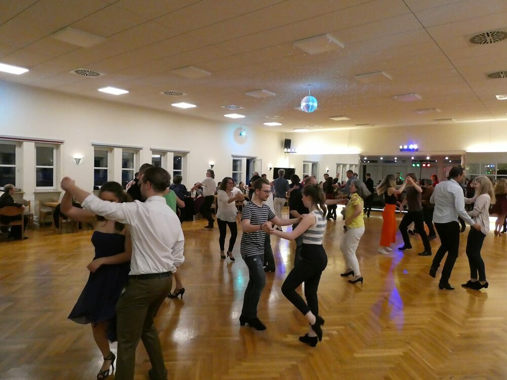 Tanz in den Mai Tanz Club RotGold Würzburg